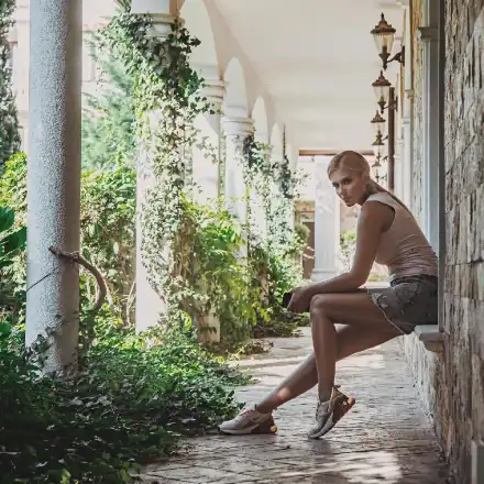 Умница! Анелия чете книги само от български автори