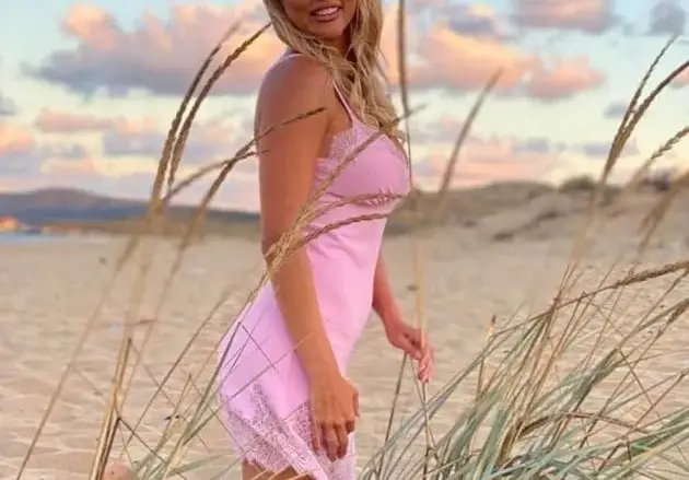 Вдовицата на Шарлопов сияе на морето (Фото)