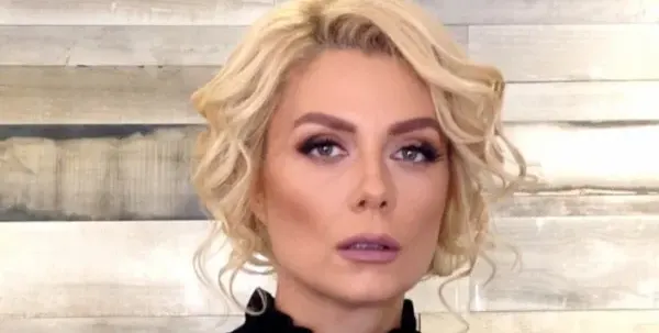 Венета Райкова се гласи да живее в склад