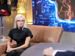 Лилия Стефанова е новата тръпка на Слави, психоложката се намърда в телевизията, а отскоро и в леглото на водещия