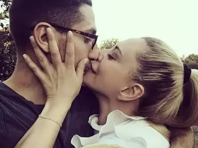 50-годишната Ваня Щерева се омъжи за младок с плочки (Снимки)