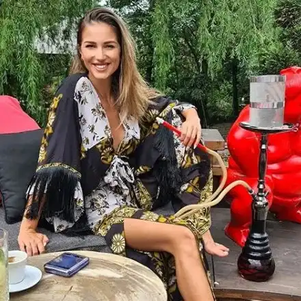 Алекс Петканова с еротичен татус