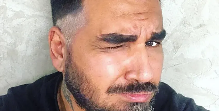 Азис се главозамая от славата, под нивото му било да пее на площада в родния Костинброд