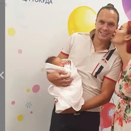 Бившата на Кулагин с бебе