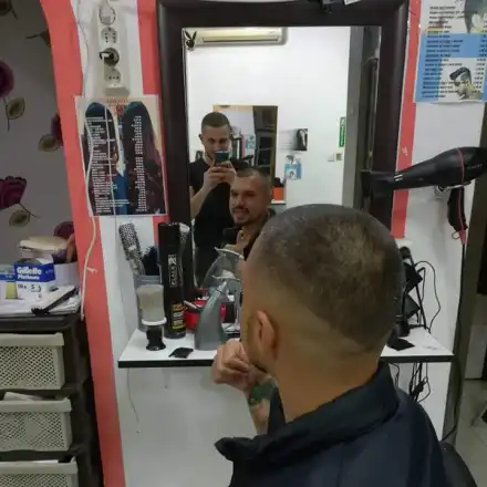 Братът на убитата Андреа фризира Валери Божинов (Снимки)