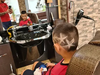 Братът на убитата Андреа фризира Валери Божинов (Снимки)