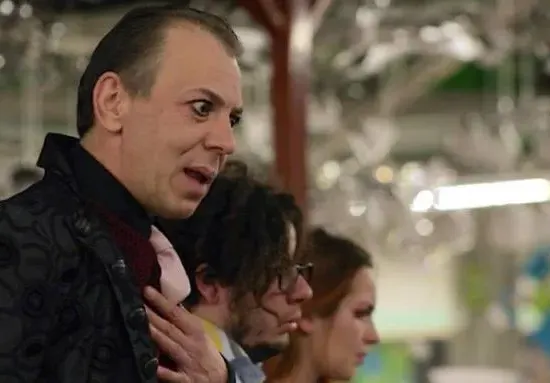 Ченгето Бенишев от „Под прикритие” върти педалите из София
