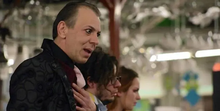 Ченгето Бенишев от „Под прикритие” върти педалите из София
