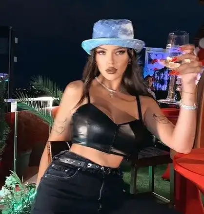 Дара изправя криви зъби с невидими шини