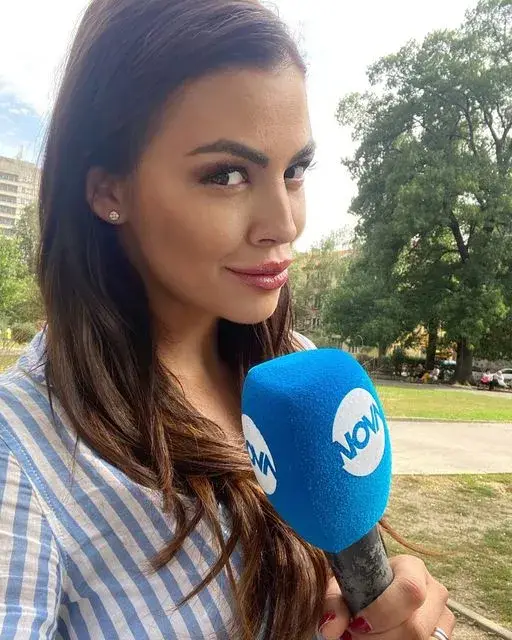 Деси Цонева заряза бебето и се връща в „На кафе“