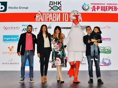 Андрей показа сина си, а Петя Дикова много бременно коремче (Снимки)