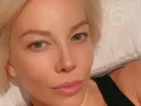 Емилия се пусна без грим от леглото (Фото)