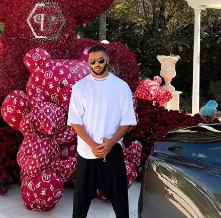 Филип Плейн глези наш фризьор