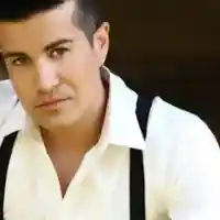 Фолк певец оцеля след като се заби в стълб (Подробности)