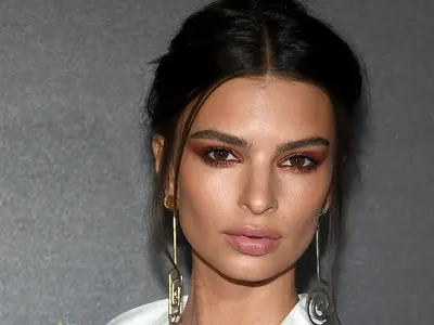 Фотограф изнасили моделка с пръсти