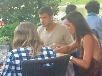 Френско гадже чака Гришо в Париж (СНИМКИ)