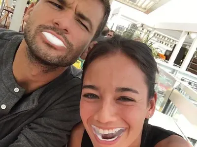 Френско гадже чака Гришо в Париж (СНИМКИ)