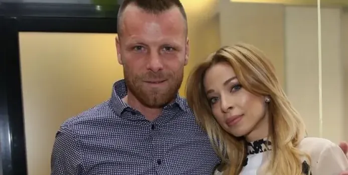 Футболна съпруга, търпяща много изневери, се разкрасява (Папарашко фото)