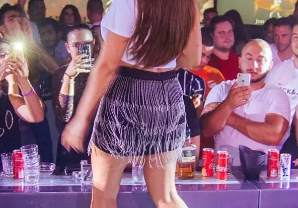 Галена върти кючек  за 10 лева