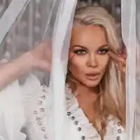 И Десислава си клъцна носа