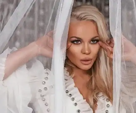 И Десислава си клъцна носа