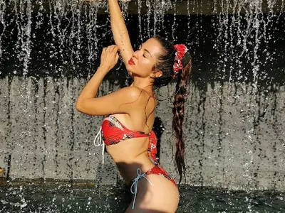 Яката дупара на поп фолка пак я показа! (СНИМКИ ПО-ДОЛУ)