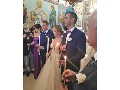 Илияна Йотова пръсна 10 бона за рокля на снаха си! Три месеца шили бутиковия тоалет (Снимки)