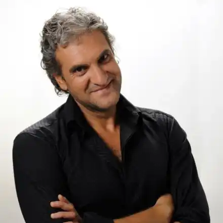 Юлиан Константинов жертва на киберизмама