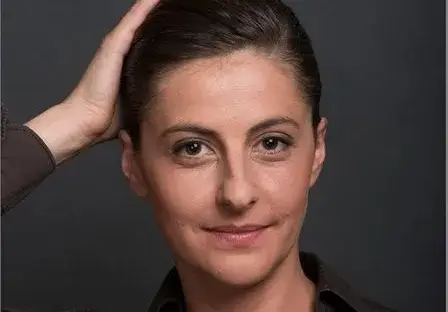 Жулиета чака трето дете