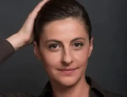 Жулиета чака трето дете