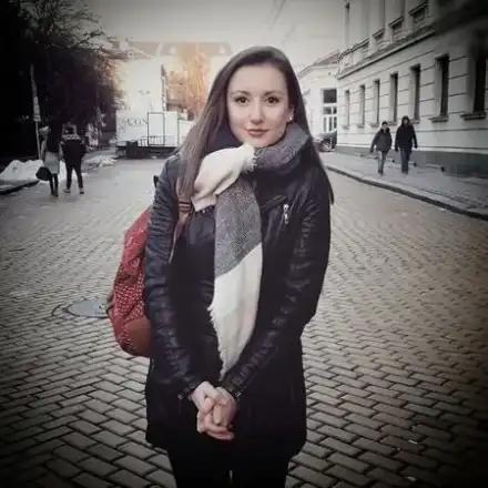 Лора Инджова залюби оператор