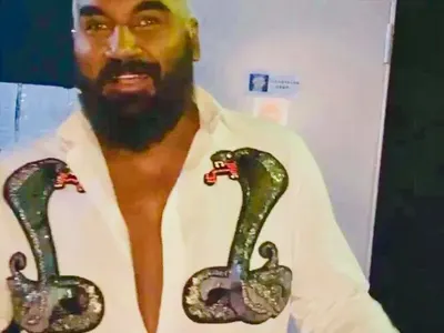 Лорд Минчев в акция: С каре и парашутни гащи е сгрешила Мария, Криско- облечен в  Космополитън и маракуя, и още +СНИМКИ