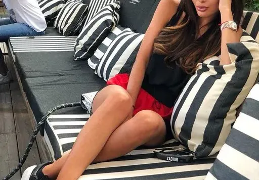 Малката дъщеря на Фатик показа новото си гадже (Първа снимка)