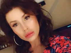 Мис България Радинела Чушева засипана с пратки (ФОТО)