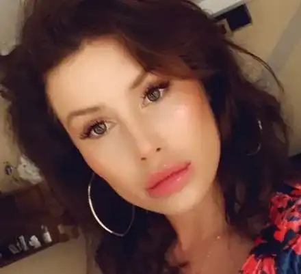 Мис България Радинела Чушева засипана с пратки (ФОТО)