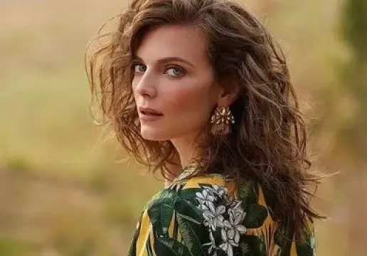 Нора Шопова на романтично море