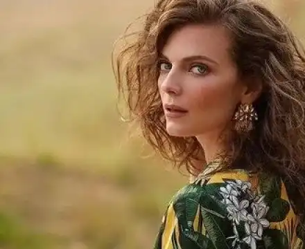 Нора Шопова на романтично море