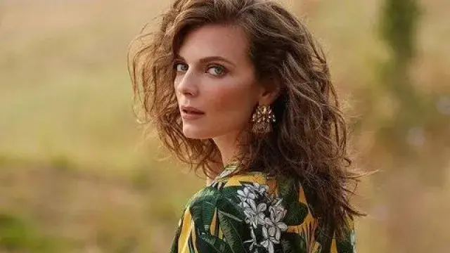 Нора Шопова на романтично море