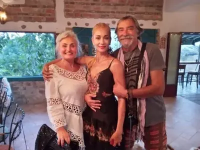 Първа снимка на Нети с биологичните й родители