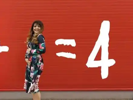 Петя Дикова се връща на работа веднага след раждането, за да издържа безработен мъж и две деца