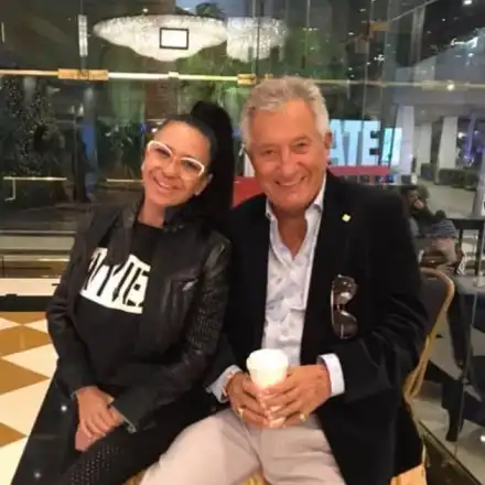 Прокоба тегне над Анита Мейзер (Нова смърт разтърси скандалната силиконка)