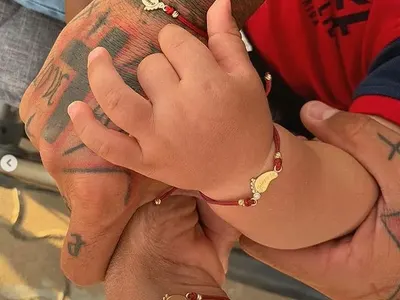 Против уроки: Златка и Благо овързват бебето (ФОТО)