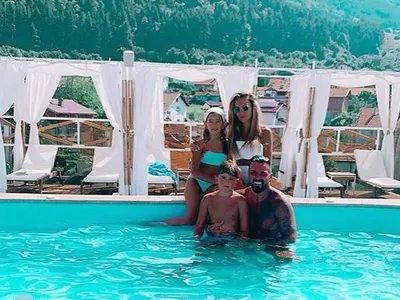 Русата Златка бавачка на три деца