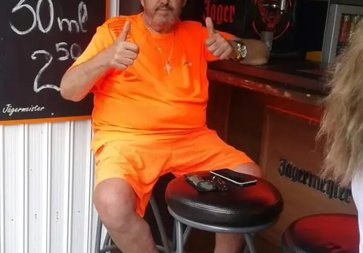 С обява във Фейсбук: Пищова си търси втора жена, първата не го задоволява в леглото