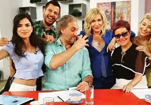 СЕЧ: Изритаха панелистите от „На кафе”! Търсят с  кастинг нови лица, 20 знаменитости се натискат да работят с Гала