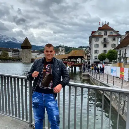 Синът на ДесиСлава се пресели да учи в Швейцария, Сузанита плаче за него