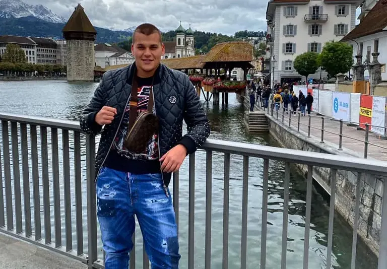 Синът на ДесиСлава се пресели да учи в Швейцария, Сузанита плаче за него