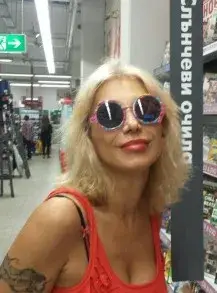 Светослава Рудолф се окопити от скандалния си развод: Не искам и да си спомням за брака си! (Журналистката стана рокерка)