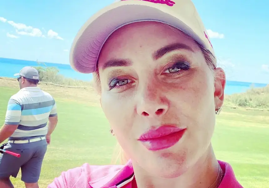 Тоца стиска здраво стика (Снимки)