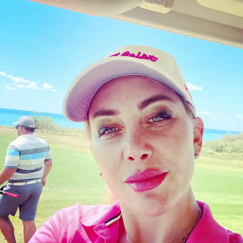 Тоца стиска здраво стика (Снимки)